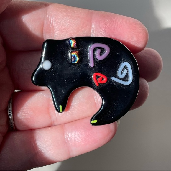 Vintage black art glass fetish bear style brooch Southwestern - Picture 8 of 8
